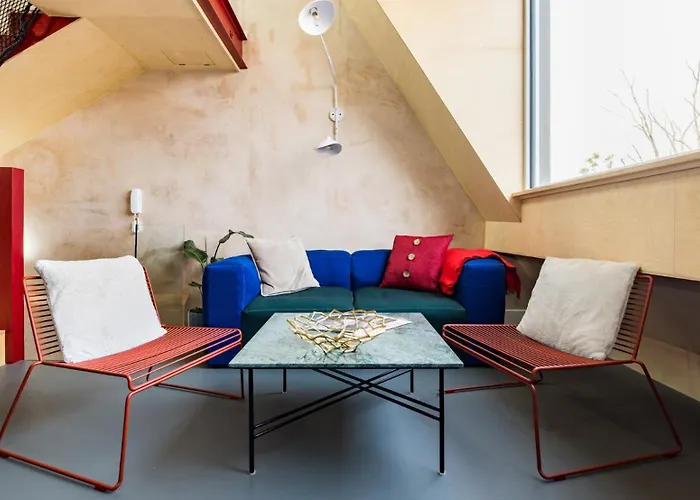 Spectacular 2 Bed Scandi Style Penthouse With Terrace