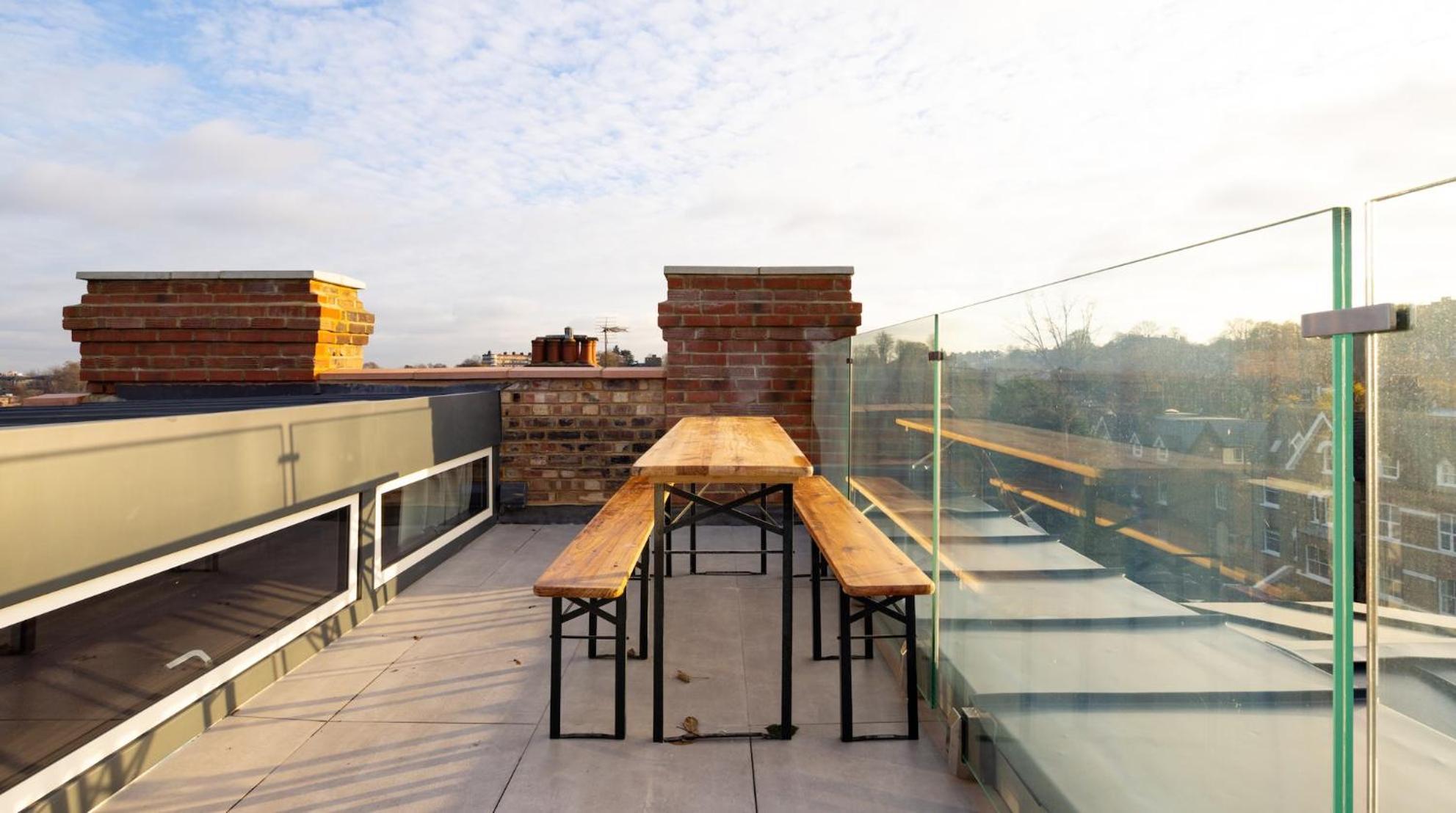 Spectacular 2 Bed Scandi Style Penthouse With Terrace Londra